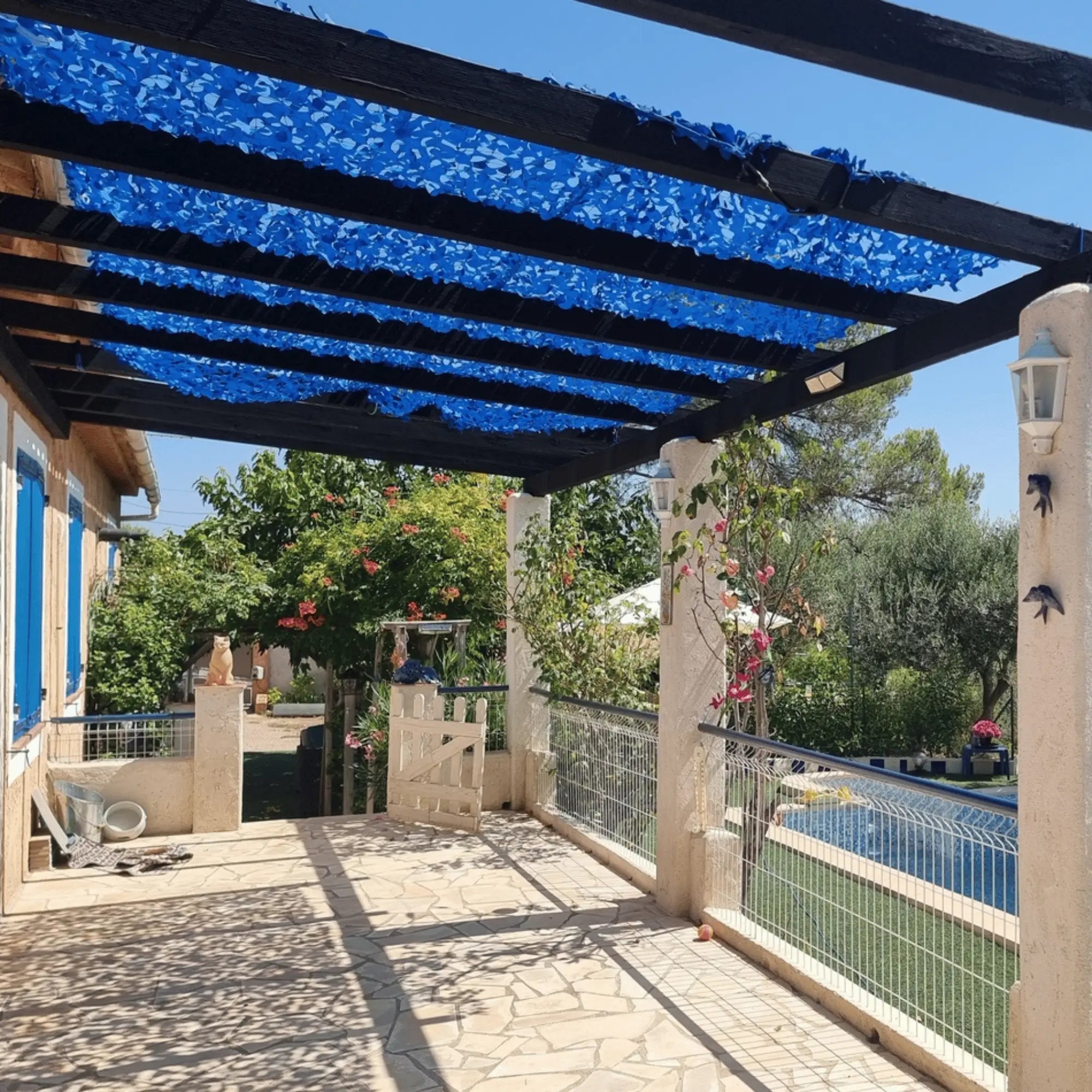 Verstärktes blaues Tarnnetz