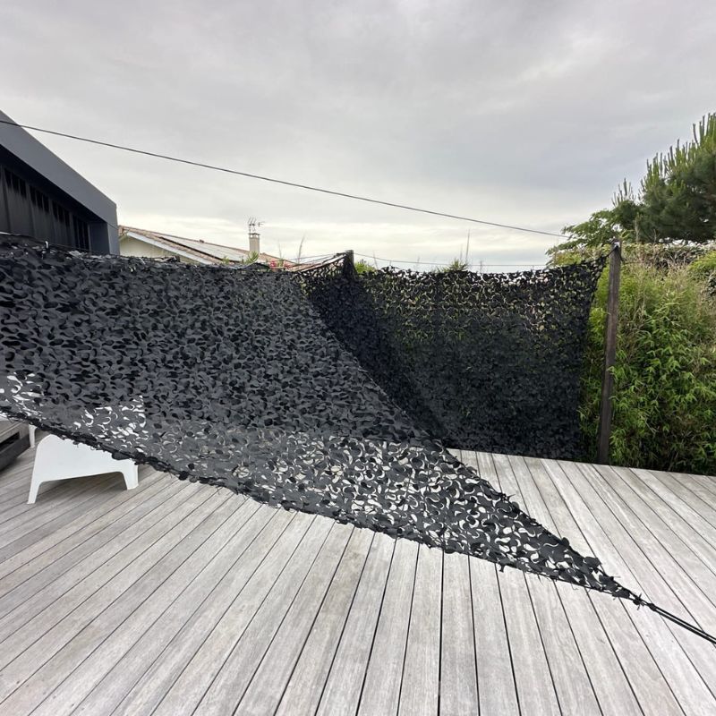 schwarzes dreieckiges Tarnnetz