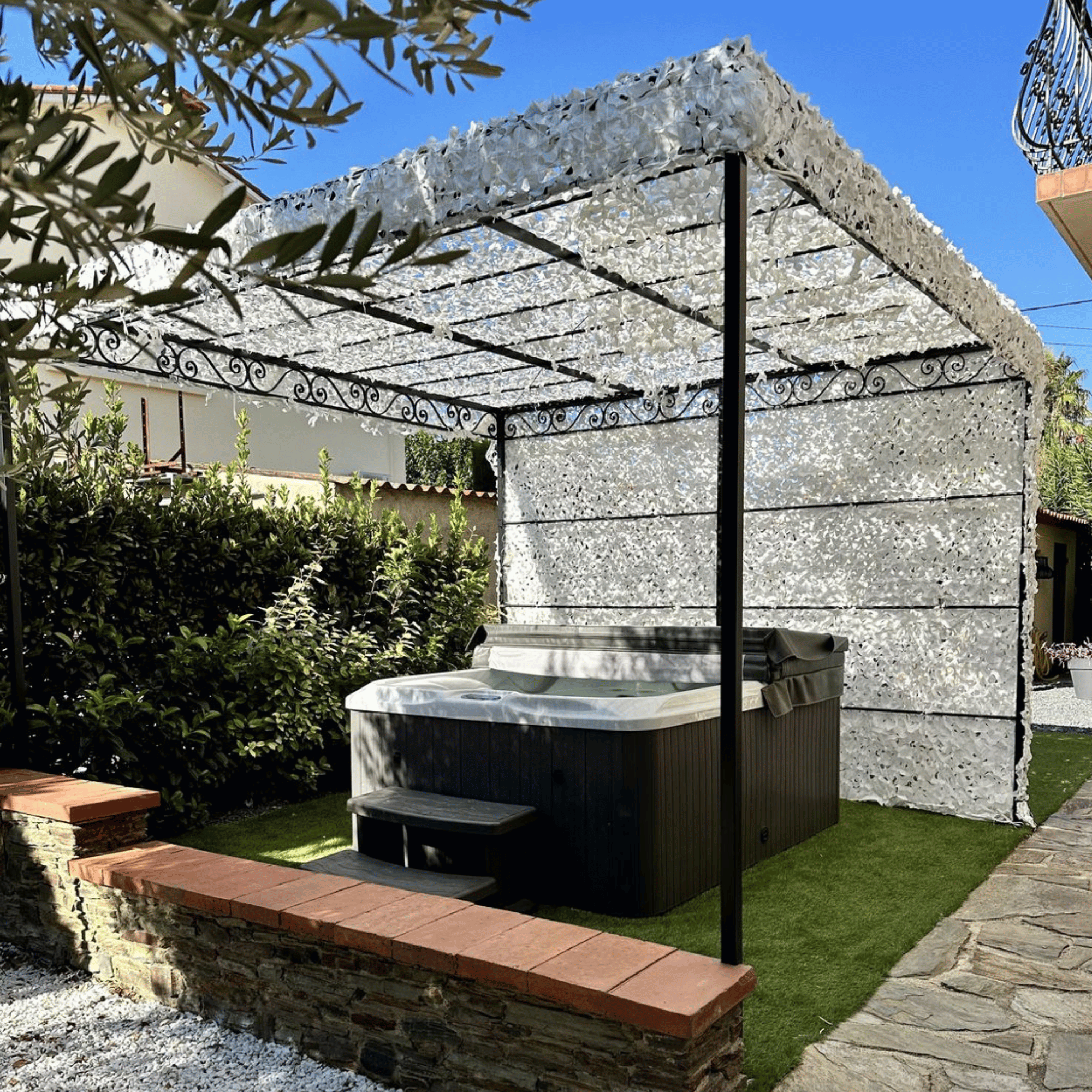 Verstärktes graues Tarnnetz