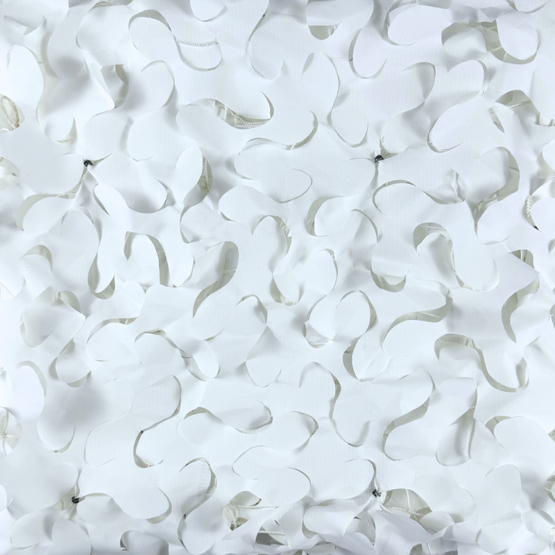 Verstärktes Tarnnetz mit Stahlseil
