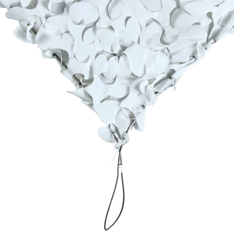 Verstärktes Tarnnetz mit Stahlseil
