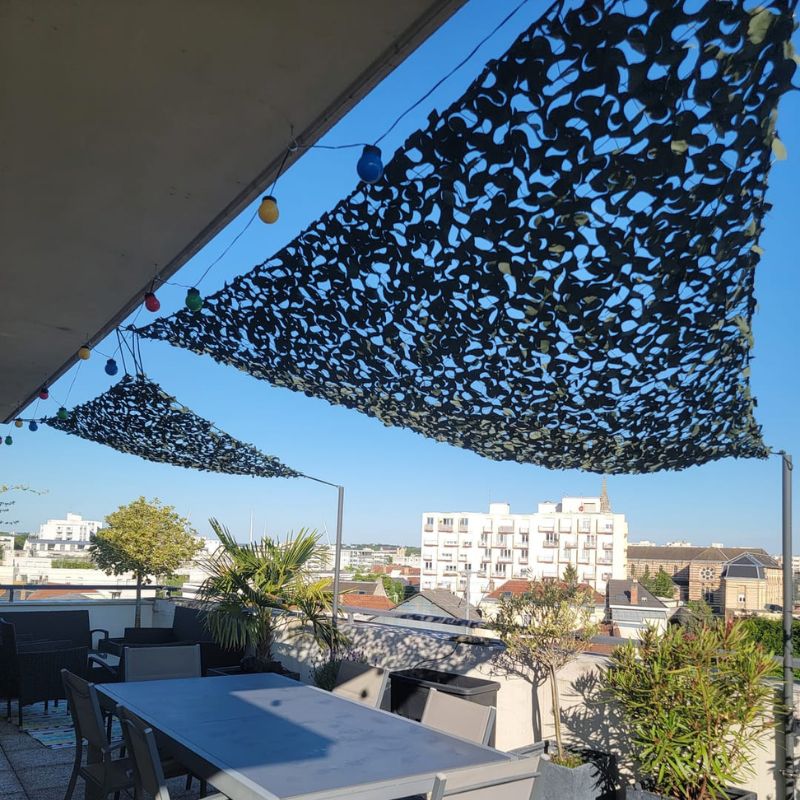 Grünes dreieckiges Tarnnetz