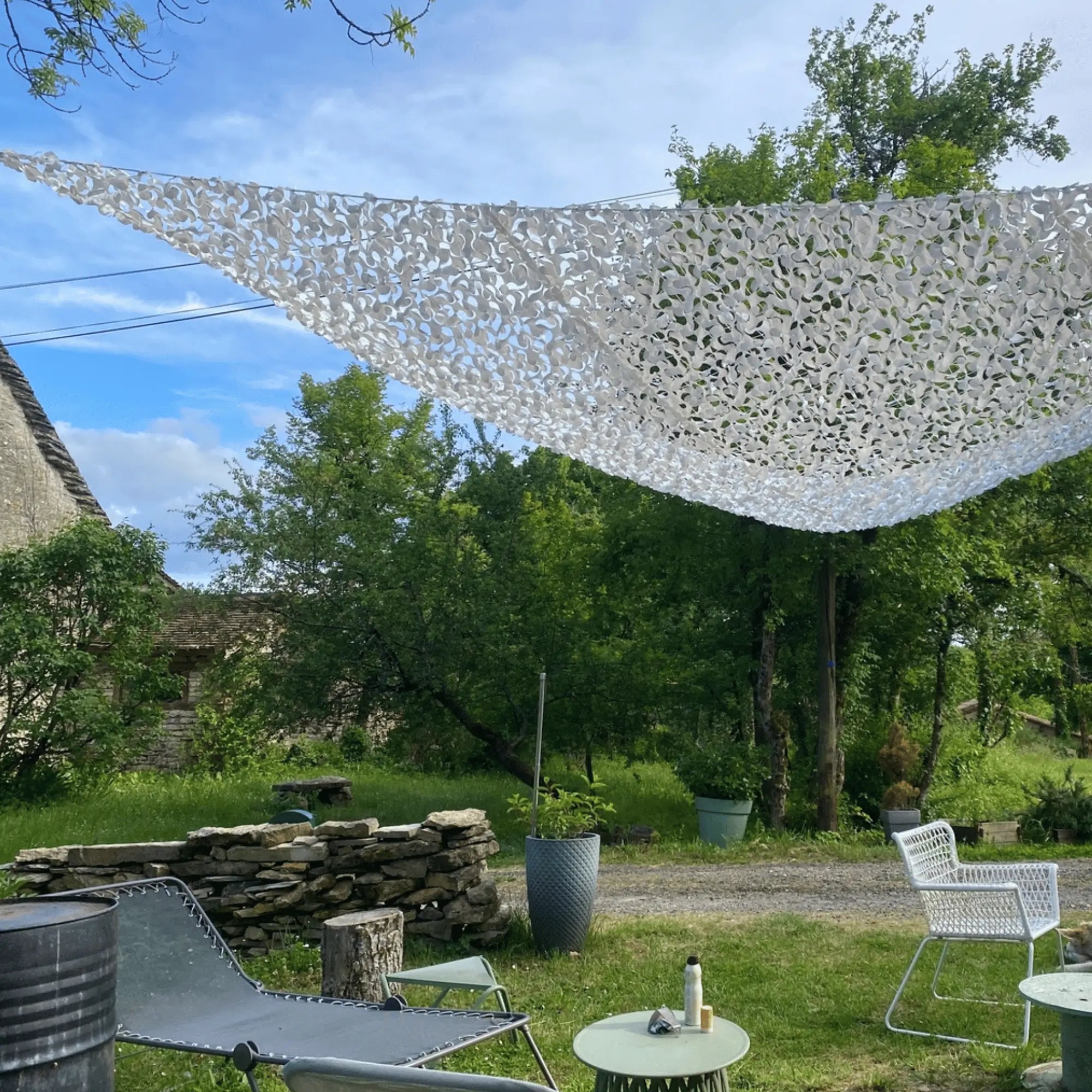 toile camouflage triangulaire blanc