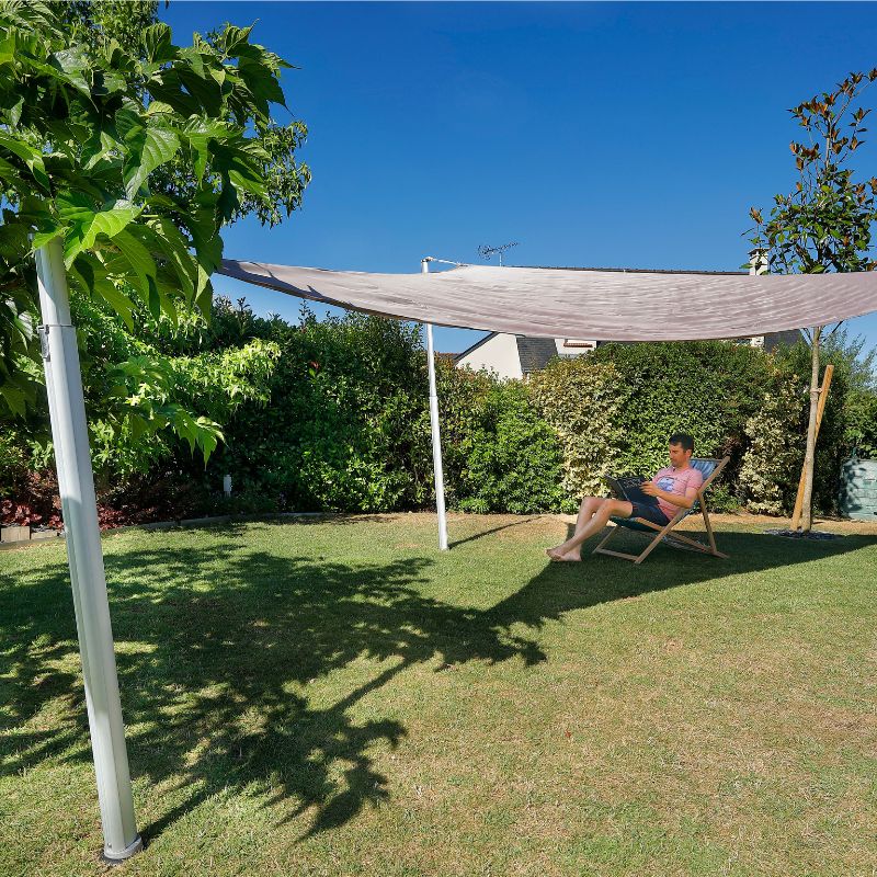 Tarnnetz-Mast Garten